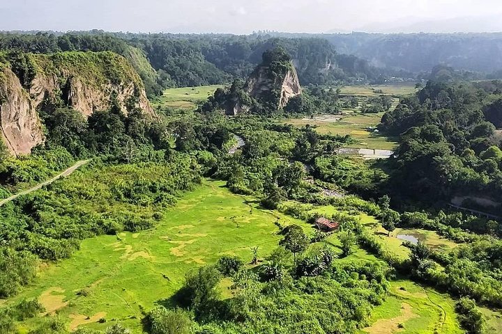 3 Days Private Padang Tour: Minangkabau Cultural Center, Village & City Tour