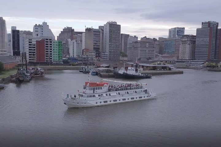 Sailing in Guaíba with White Swan Boat - Porto Alegre
