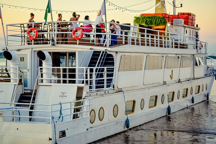 Sailing in Guaíba with White Swan Boat - Porto Alegre