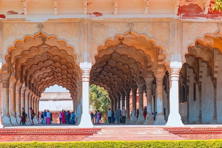 Taj Mahal and Agra Private Car Tour from Delhi with 5* Lunch