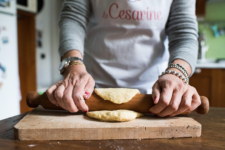 Ravioli, Pasta and Tiramisu Class at a Local's Home in Perugia