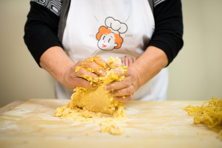 Ravioli, Pasta and Tiramisu Class at a Local's Home in Perugia
