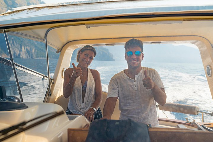 Small Group Boat Tour: Discover the Amalfi Coast from Positano