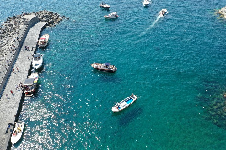 Small Group Boat Tour: Discover the Amalfi Coast from Positano
