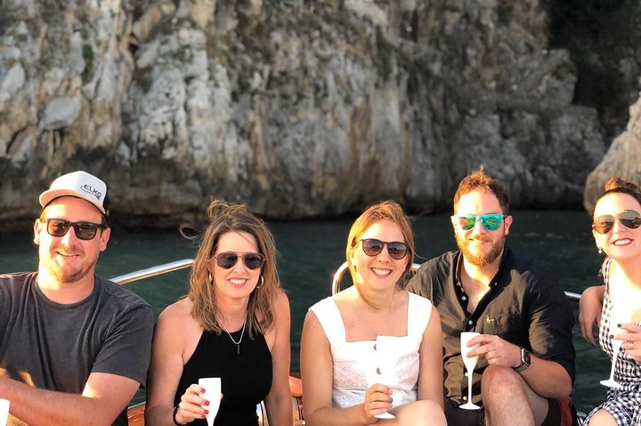 Small Group Boat Tour: Discover the Amalfi Coast from Positano