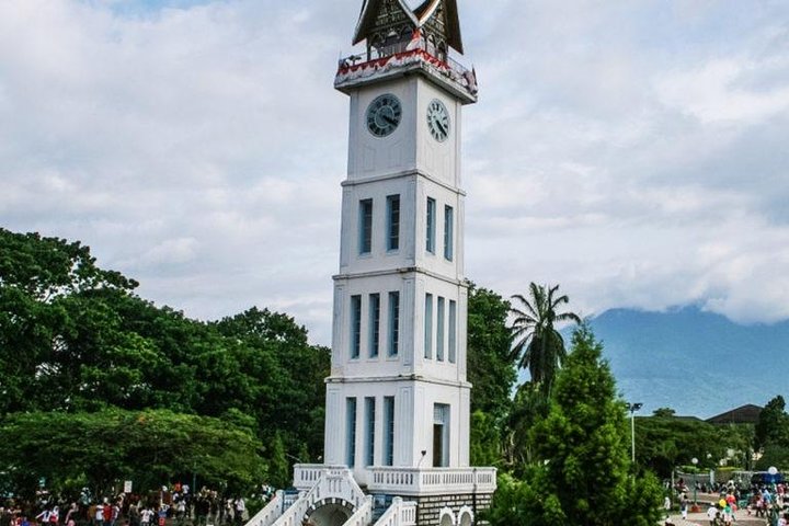 3 Days Private Padang Tour: Minangkabau Cultural Center, Village & City Tour