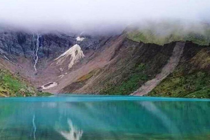 Huamantay Lagoon