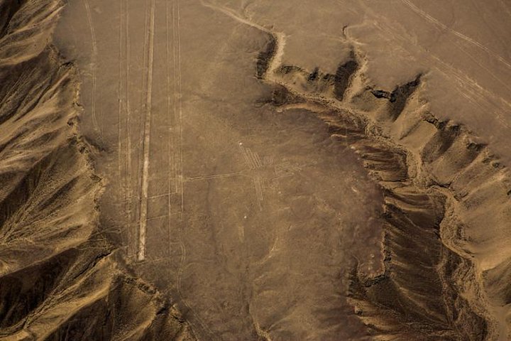 Nazca Lines and Dune Buggy (Huacachina) from Ica