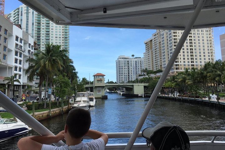 Venice of America Tour | Millionaire's Row | Complimentary Drinks