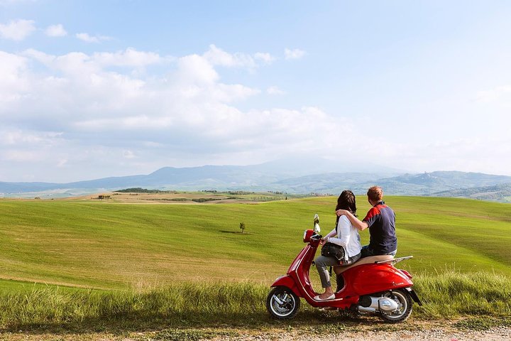 Romantic Vespa Tour and Wine Tasting