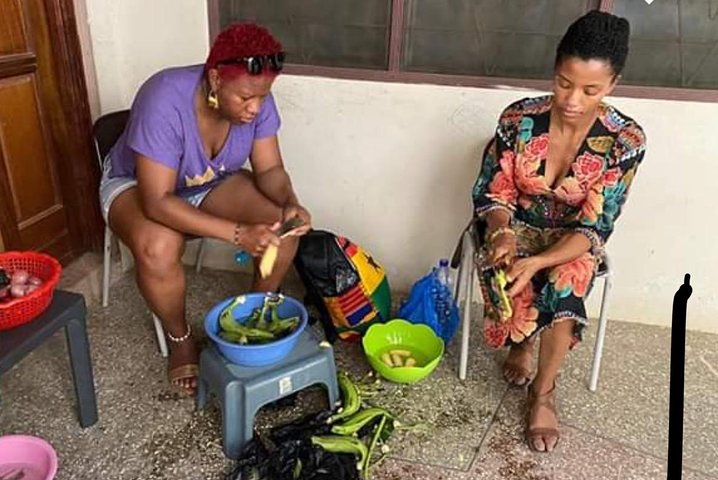 Kumasi kejetia central market tour & Traditional Local cooking food classs
