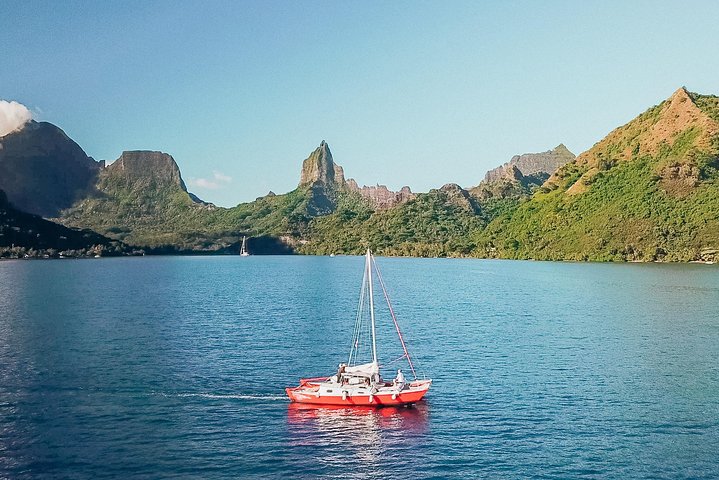 PRIVATE Half Day Tour : Moorea Snorkeling & Sailing on a Catamaran named Taboo