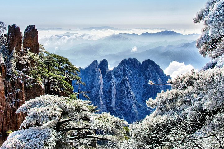 1-Day Mt. Huangshan Tour with Optional Hongcun & Xidi Village