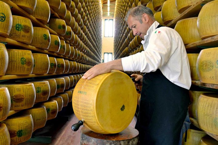 Parmigiano & Balsamic Artisans: In-Depth Private Tour and Tasting