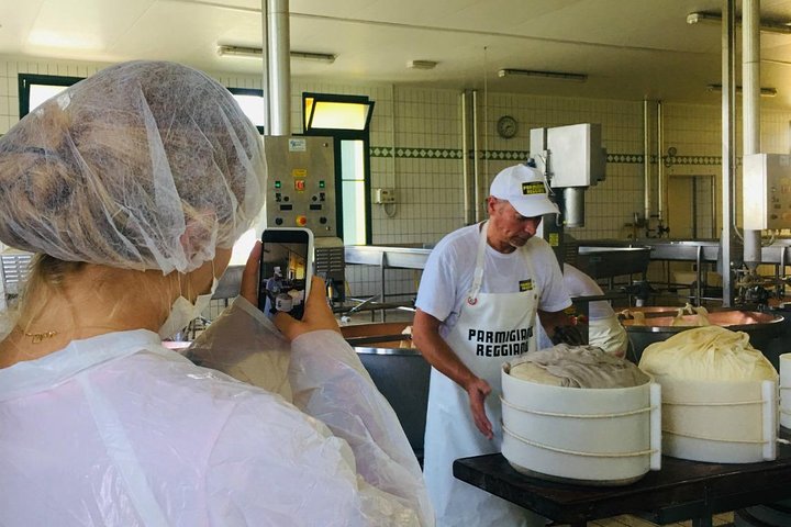 Parmigiano & Balsamic Artisans: In-Depth Private Tour and Tasting