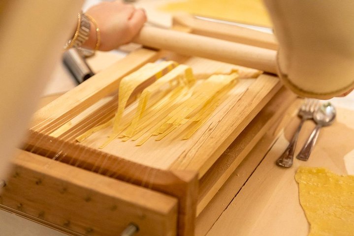 Private cooking class with lunch or dinner in Arzachena