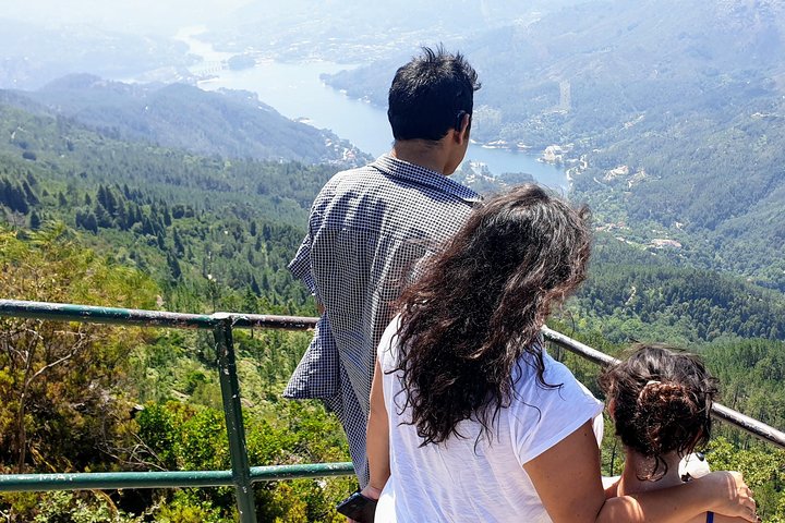 Gerês Nature,Waterfalls,Tasty Lunch!Small Group,Offer Wine bottle
