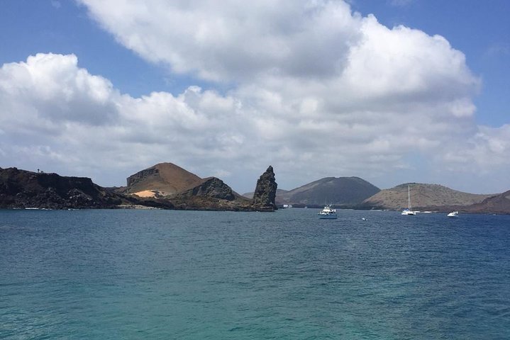 Tour to Bartolome Island + Bahia Sulivan