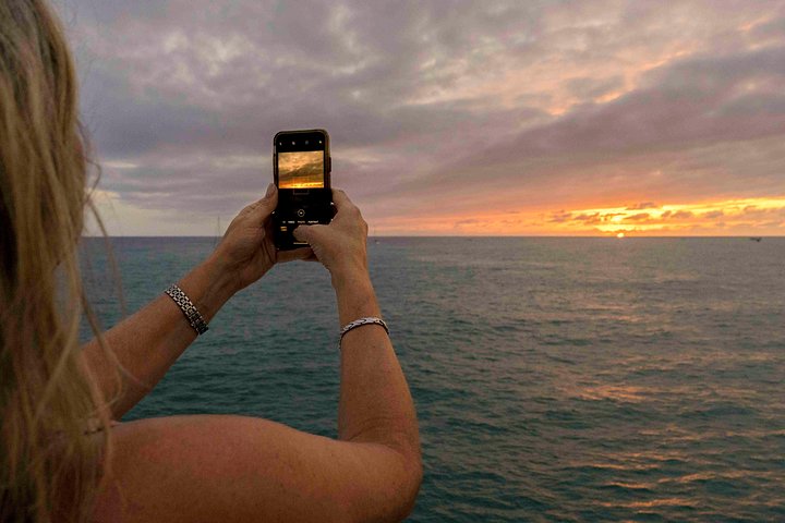 Sunset Mexican Dinner Cruise and Live Music in Cabo San Lucas