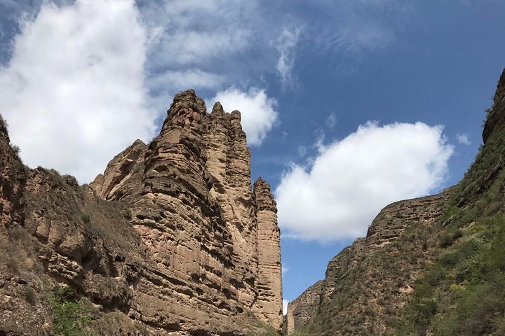 Private Day Tour to Bingling Temple Caves from Lanzhou