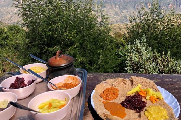 Addis Ababa: Debre Libanos, Blue Nile Gorge, and Cave Tour