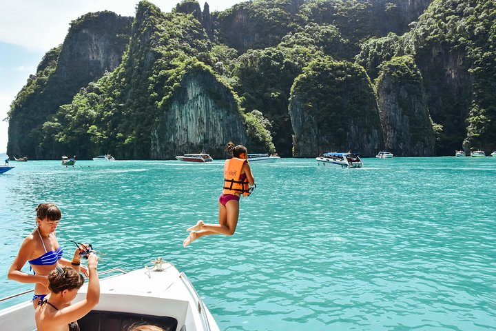 Phi Phi, Maya Bay & Khai Islands Speedboat Tour from Phuket