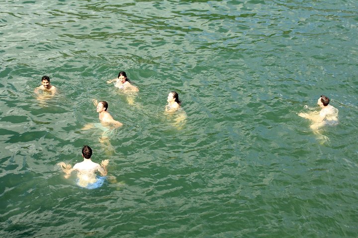 Lan Ha Bay Deluxe Cruise 2D/1N: Kayaking, Swimming at pristine places & meals