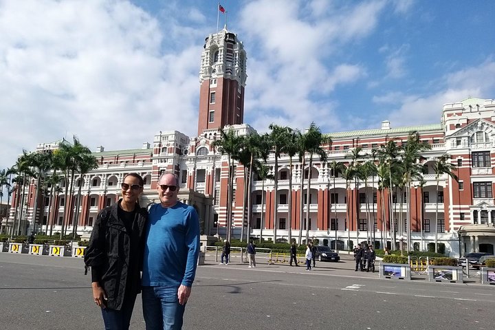 Keelung Shore Excursions: Private 6-Hour Taipei City Adventure!