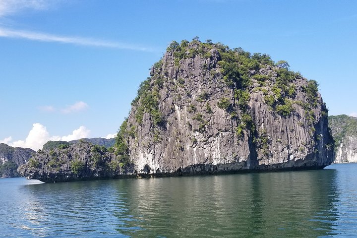 Cat Ba Island: Full-day Tour Lan Ha Bay with Luxury Cruise