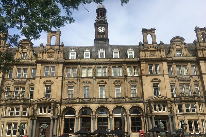 2 Hour Leeds Highlights Walking Tour