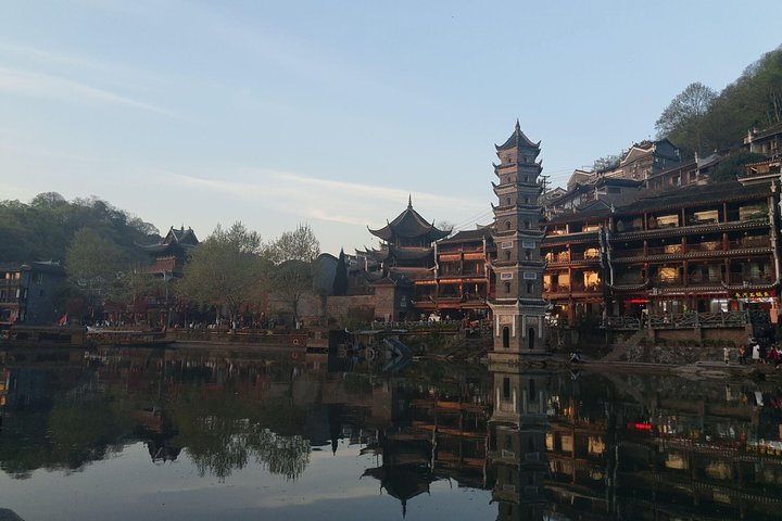 Longsheng(Longji) hotel to Zhangjiajie hotel and stops at Fenghuang old town