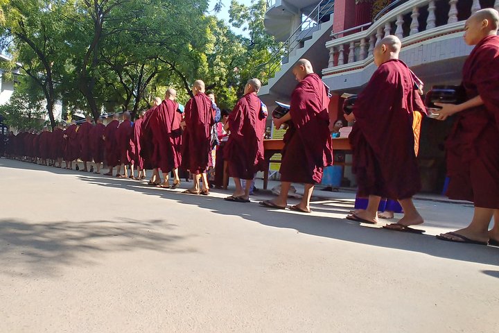 Private Tour for Amarapura, Mingun, Sagaing and Inwa (AVA)
