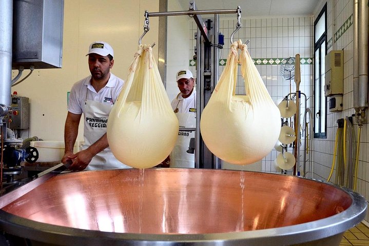 Half Day Private Parmigiano Reggiano and Parma Ham Experience