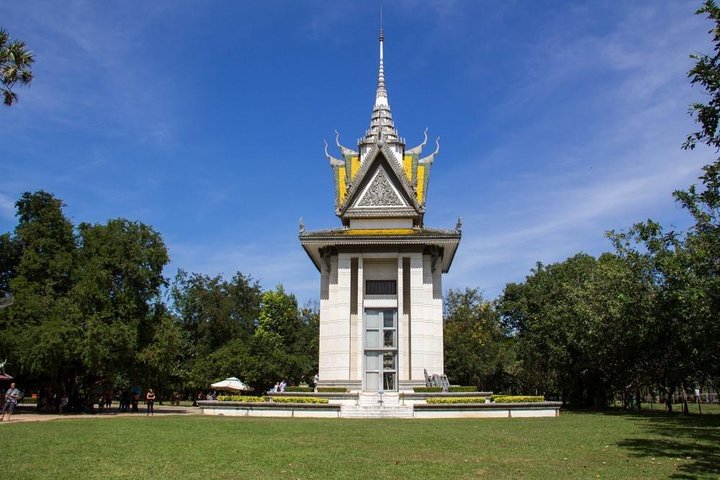 Sihanoukville to Phnom Penh by Private Car or Minivan