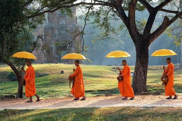 Phnom Penh to Siem Reap by Private Car or Minivan