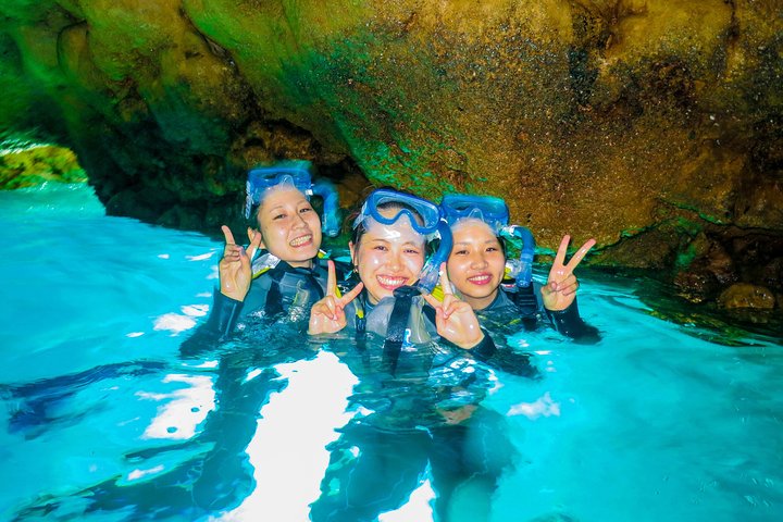 [Okinawa Blue Cave] Snorkeling with Private Guide+ Free Photos