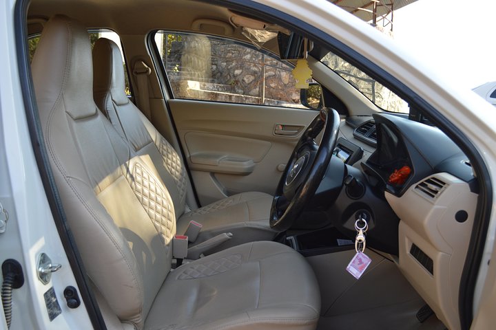 Private A/c Mount Abu Fullday Local Sight Seeing (4 Seat A/c Sedan)