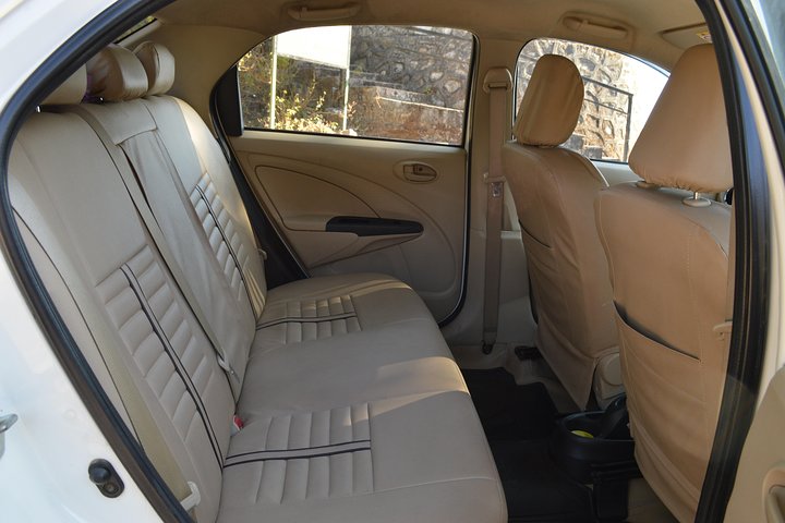 Private A/c Mount Abu Fullday Local Sight Seeing (4 Seat A/c Sedan)