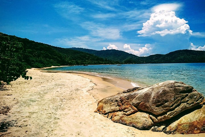Feiticeira's Waterfall + Beaches of Enseada das Estrelas - Full day Private Hike