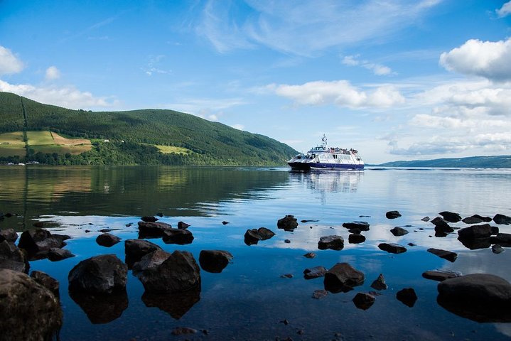 Loch Ness 50-minute Cruise with Urquhart Castle Views