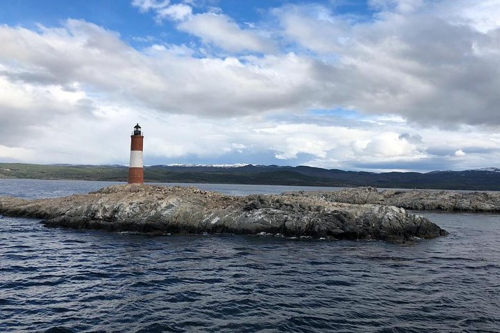 FullUshuaia: Tierra del Fuego+Train+ Beagle Chanel + Fagnano Lake