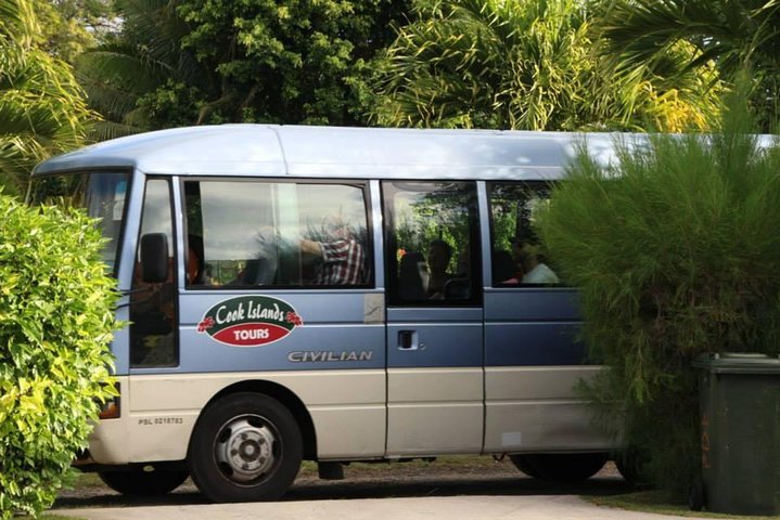 Seat in Coach Transfer from Rarotonga Hotel to Airport