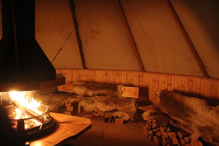 Sleigh Ride w/snacks- Experience Arctic Farm Life