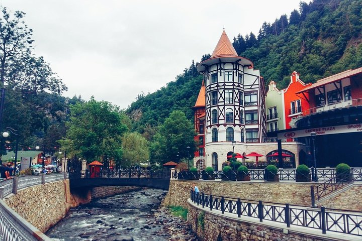 Private Day Trip: Stalin Museum, Uplistsikhe and Borjomi Park
