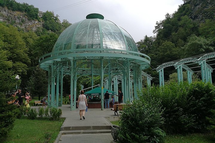 Private Day Trip: Stalin Museum, Uplistsikhe and Borjomi Park