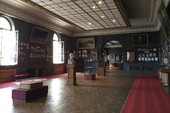 Private Day Trip: Stalin Museum, Uplistsikhe and Borjomi Park