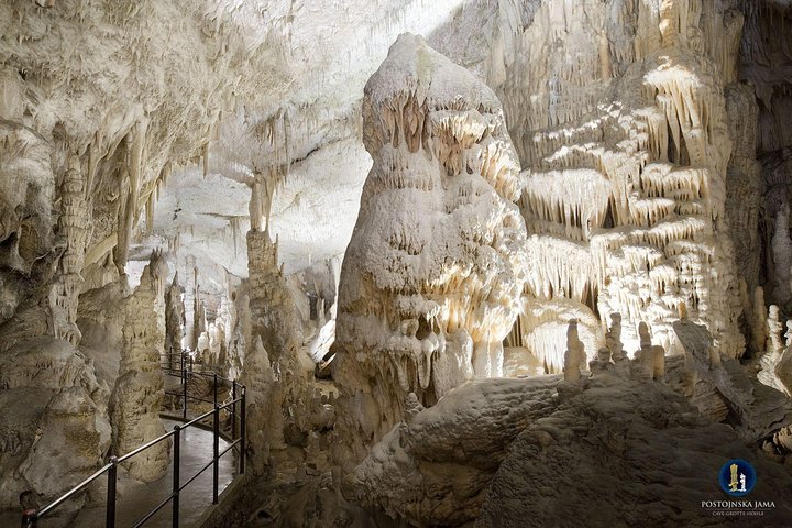 Slovenian highlights - Lake Bled, Postojna Cave & Predjama Castle from Ljubljana