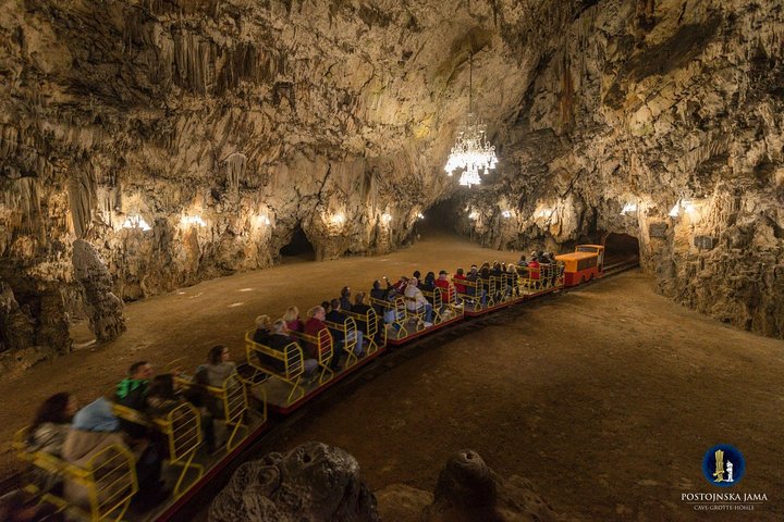 Slovenian highlights - Lake Bled, Postojna Cave & Predjama Castle from Ljubljana