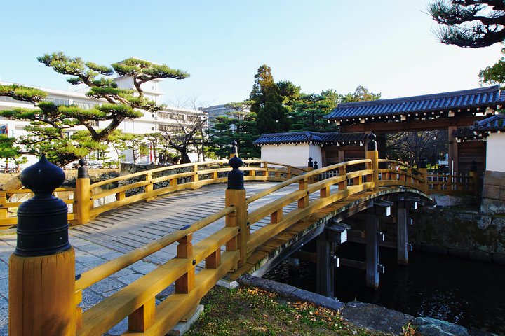 Wakayama Castle Town Walking Tour