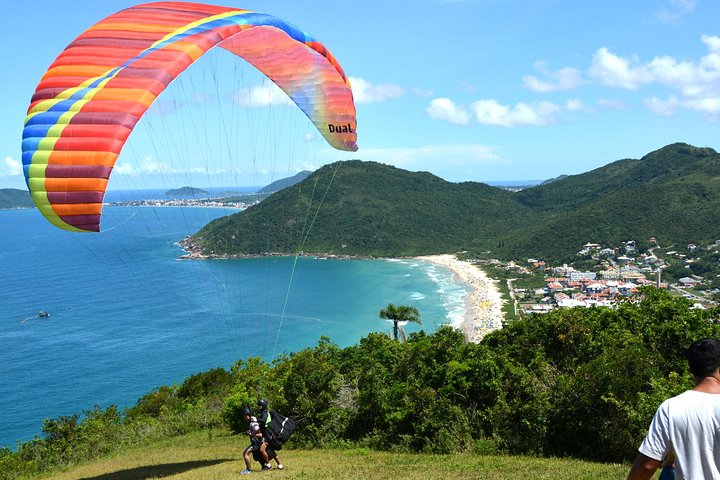 Paragliding flight with instructor in Florianópolis